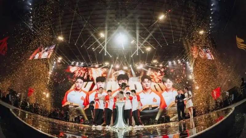 白鲨战队加时险胜情久